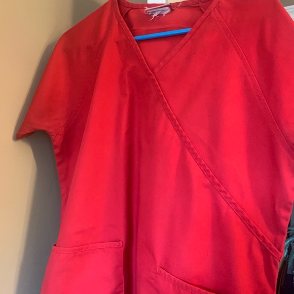 Scrub top - Picture 3 of 9